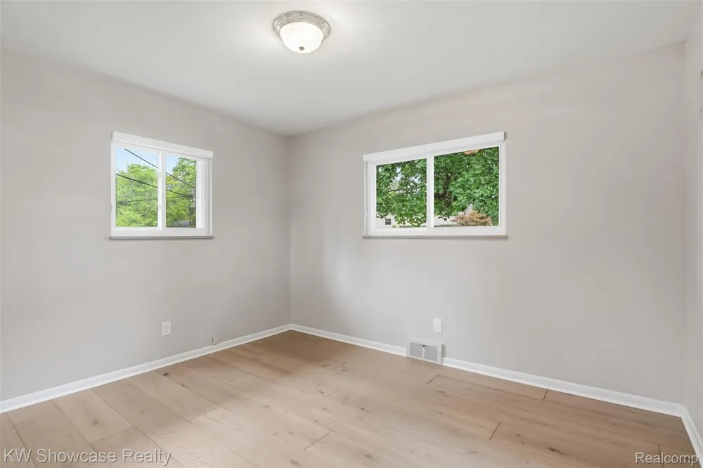 804 Bonita Drive White Lake Charter Township, MI 48383
