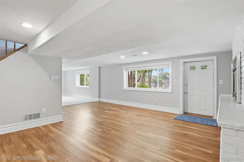 804 Bonita Drive White Lake Charter Township, MI 48383