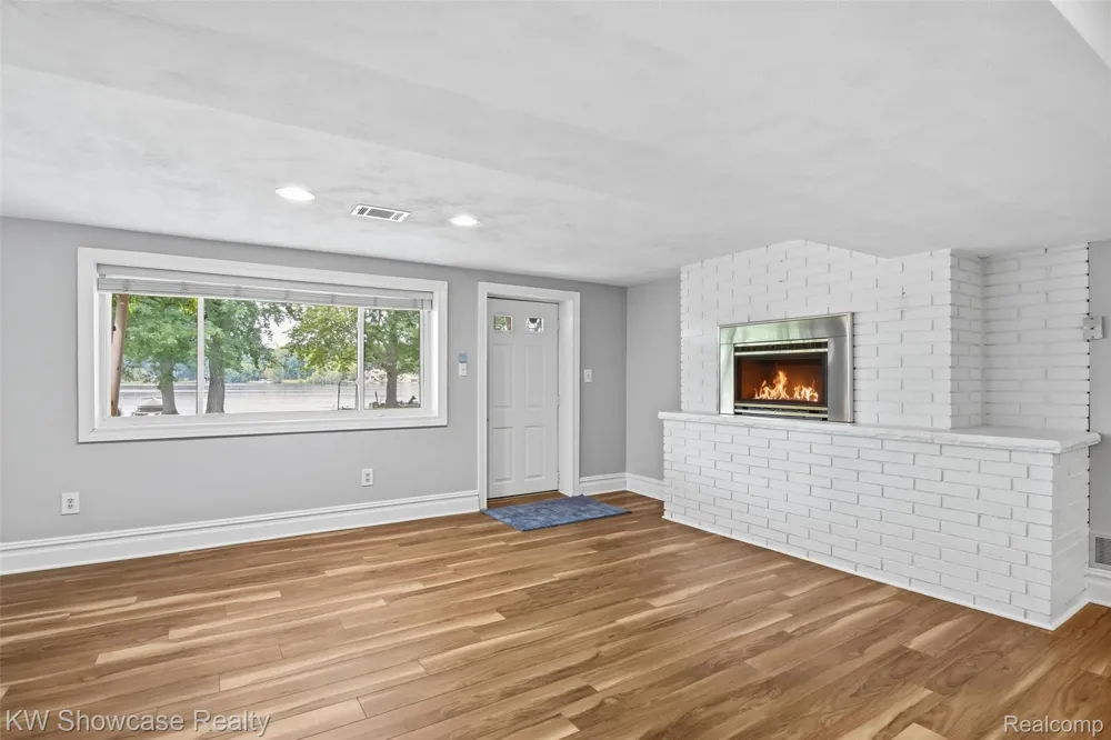 804 Bonita Drive White Lake Charter Township, MI 48383