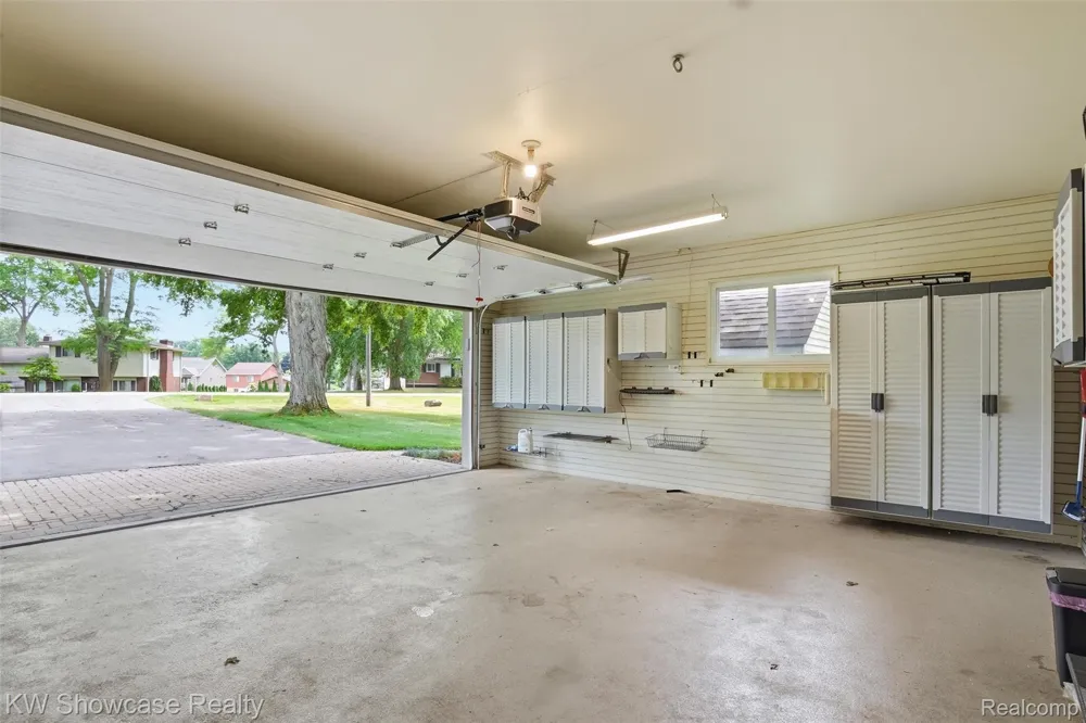 804 Bonita Drive White Lake Charter Township, MI 48383