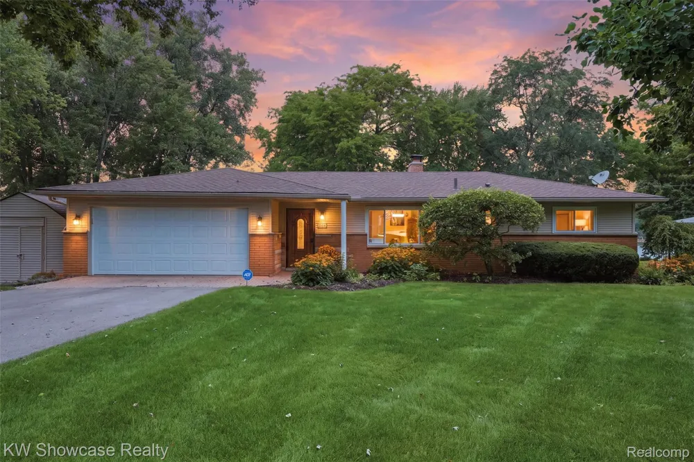 804 Bonita Drive White Lake Charter Township, MI 48383
