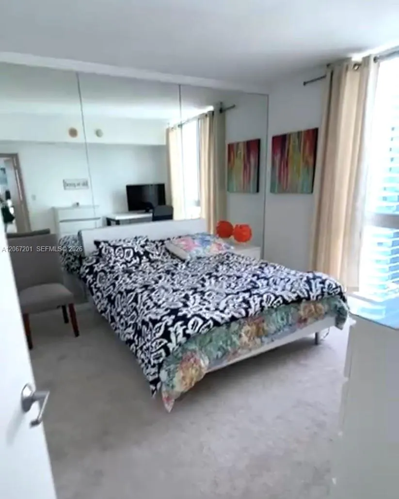 325 S Biscayne Blvd #4214 Miami, FL 33131