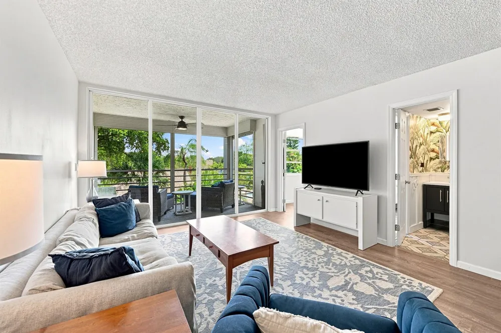 9440 POINCIANA PLACE #314 Davie, FL 33324