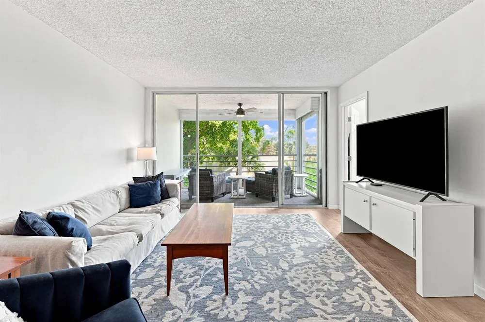 9440 POINCIANA PLACE #314 Davie, FL 33324