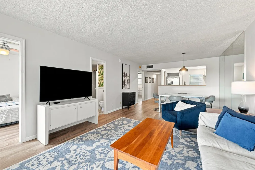 9440 POINCIANA PLACE #314 Davie, FL 33324