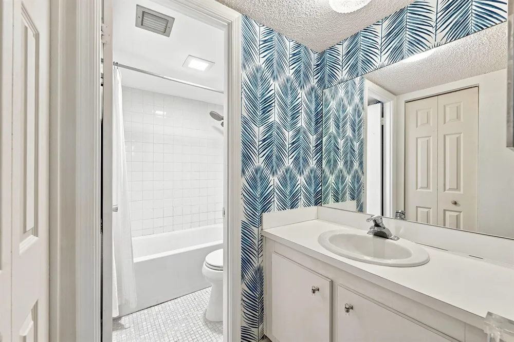 9440 POINCIANA PLACE #314 Davie, FL 33324