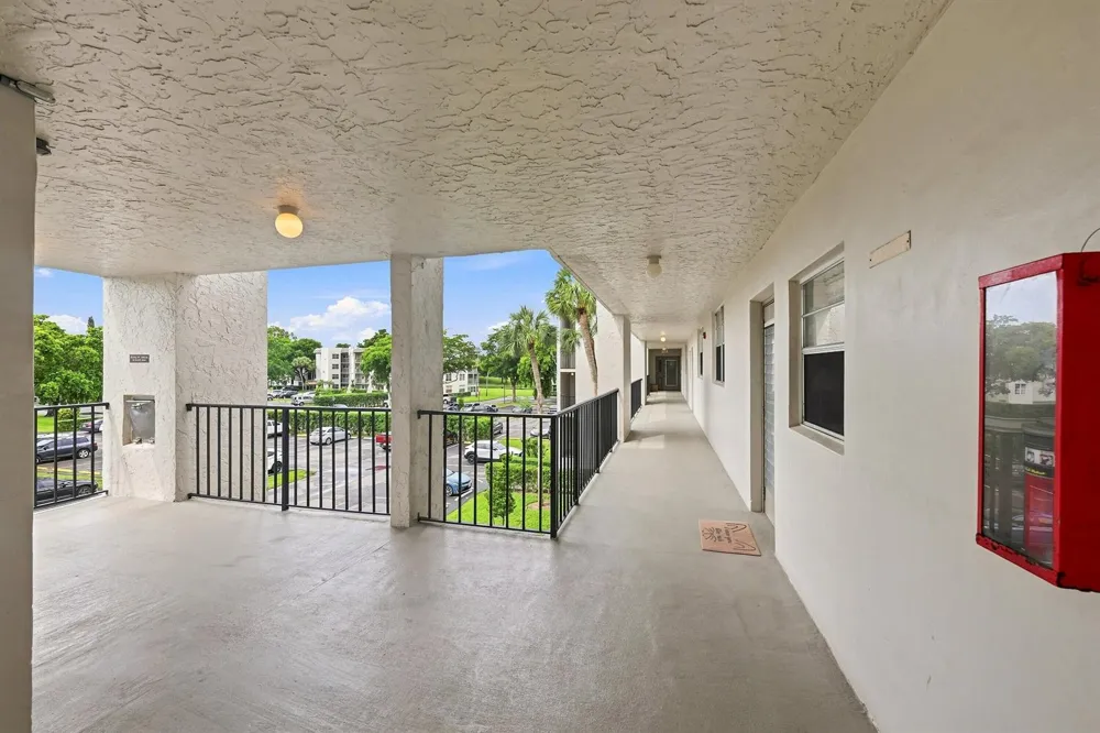 9440 POINCIANA PLACE #314 Davie, FL 33324