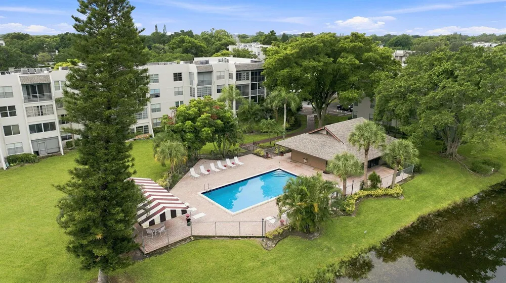 9440 POINCIANA PLACE #314 Davie, FL 33324