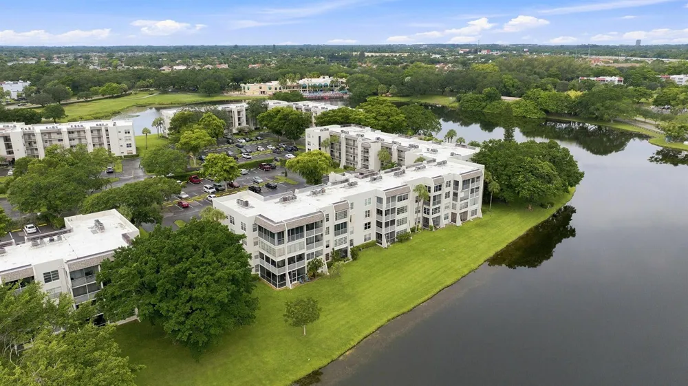 9440 POINCIANA PLACE #314 Davie, FL 33324