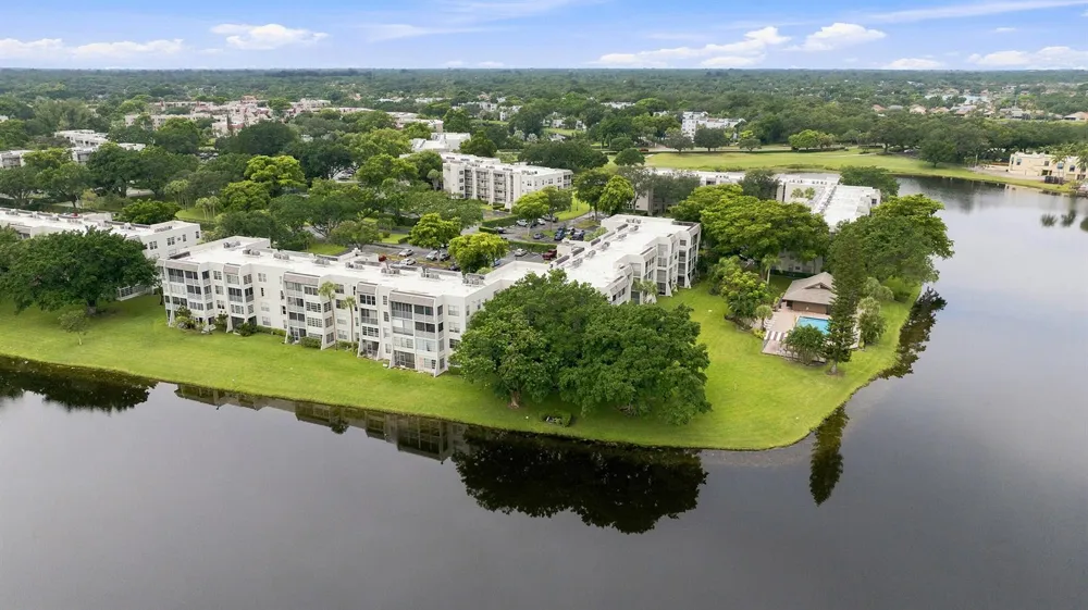 9440 POINCIANA PLACE #314 Davie, FL 33324
