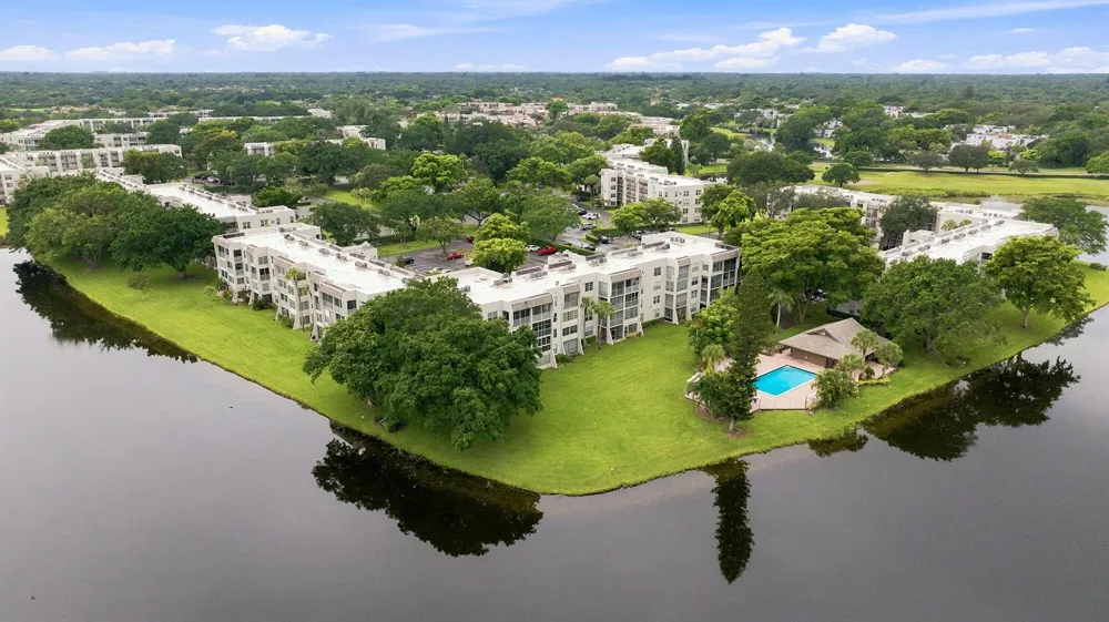 9440 POINCIANA PLACE #314 Davie, FL 33324