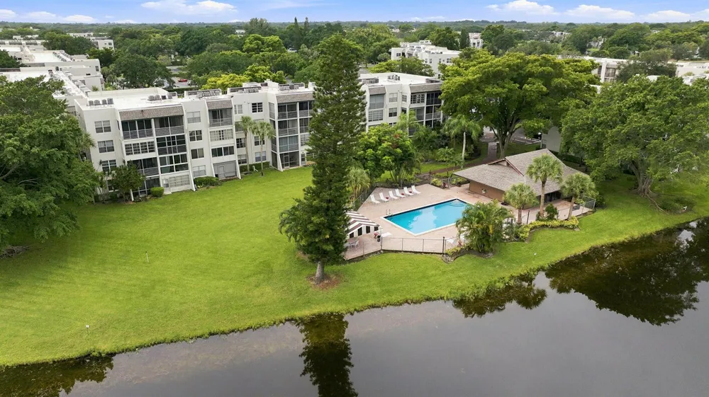 9440 POINCIANA PLACE #314 Davie, FL 33324