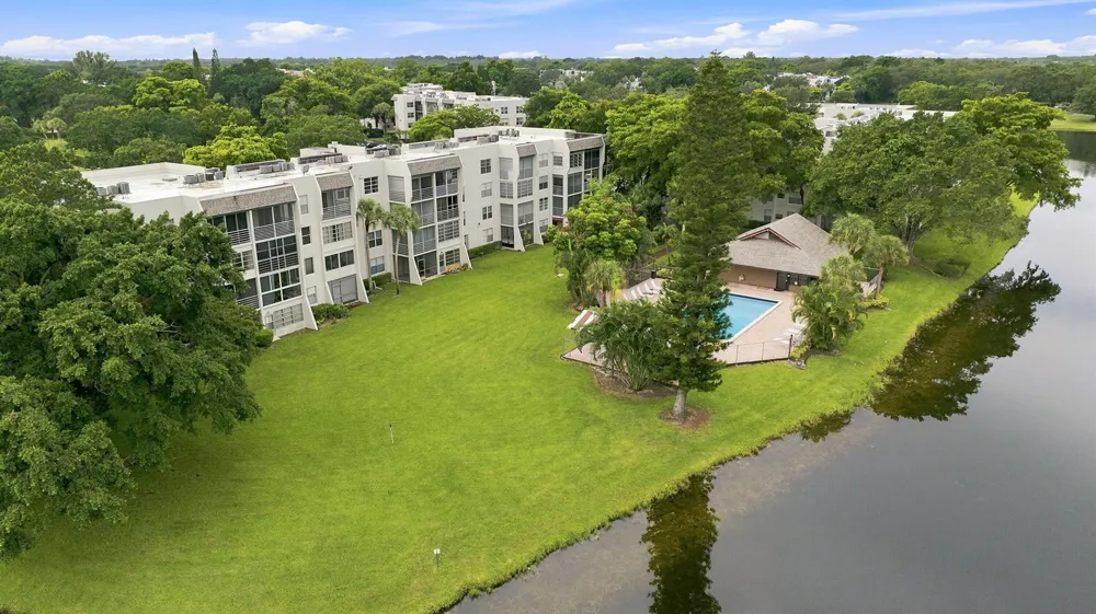 9440 POINCIANA PLACE #314 Davie, FL 33324
