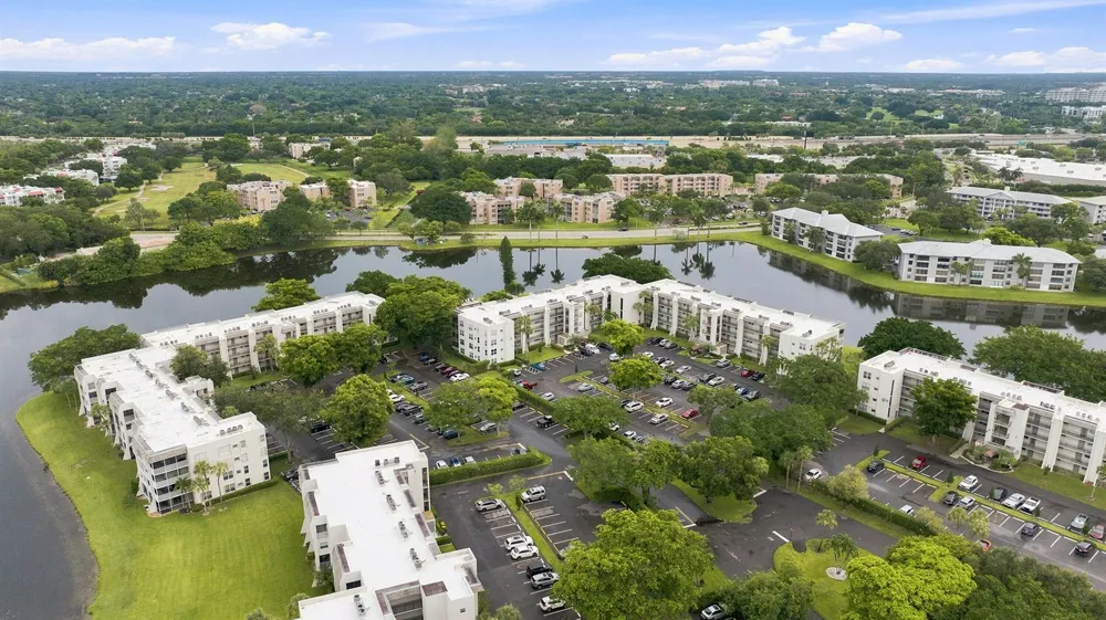 9440 POINCIANA PLACE #314 Davie, FL 33324