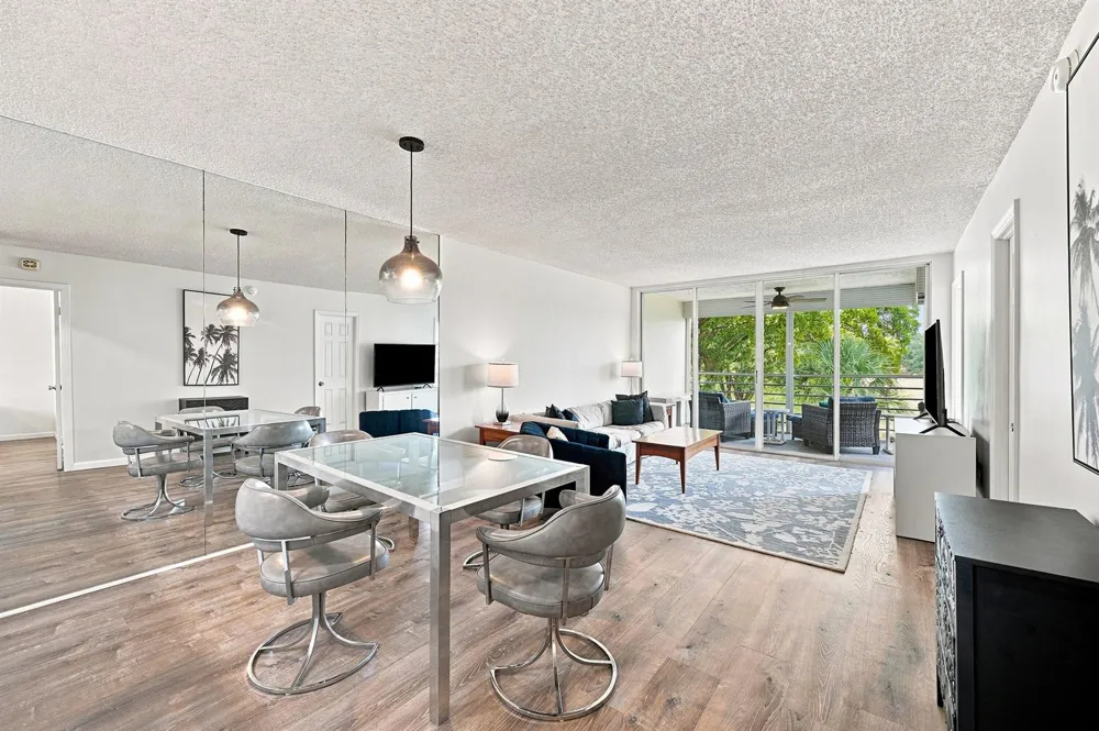 9440 POINCIANA PLACE #314 Davie, FL 33324