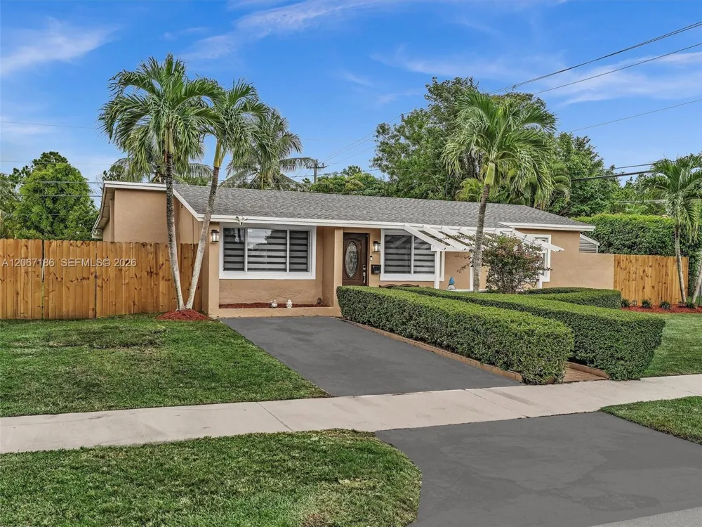 11911 SW 168th Ter Miami, FL 33177