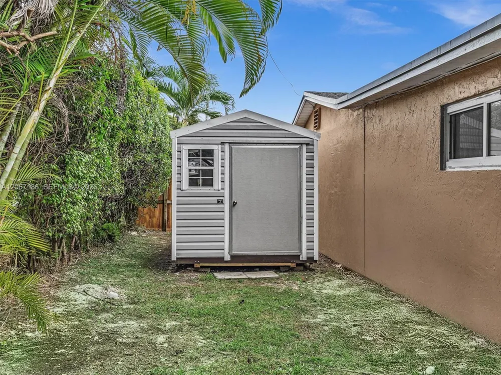 11911 SW 168th Ter Miami, FL 33177