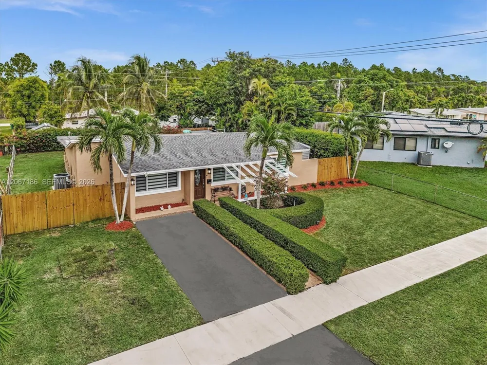 11911 SW 168th Ter Miami, FL 33177