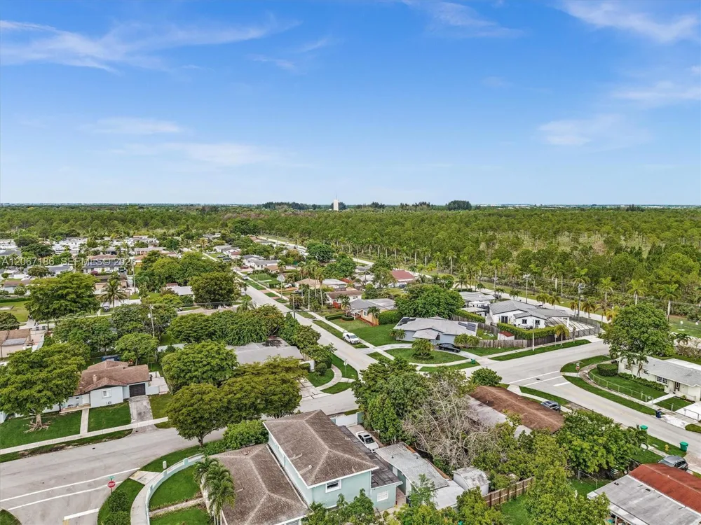 11911 SW 168th Ter Miami, FL 33177