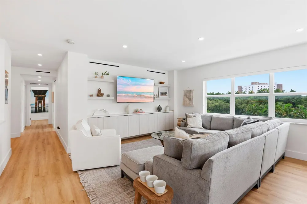 1000 Lowry Street #4F Delray Beach, FL 33483