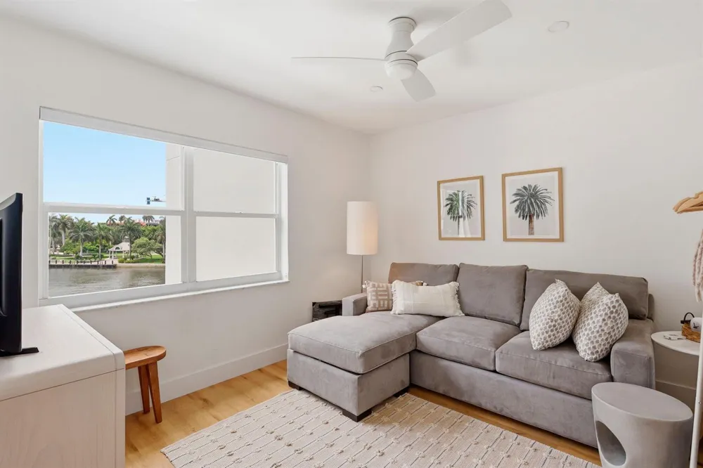1000 Lowry Street #4F Delray Beach, FL 33483
