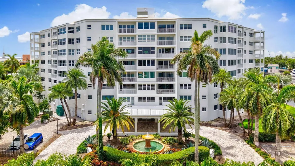 1000 Lowry Street #4F Delray Beach, FL 33483