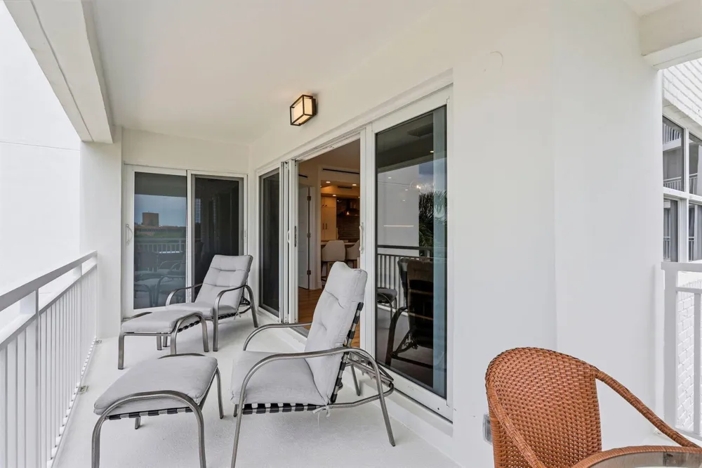 1000 Lowry Street #4F Delray Beach, FL 33483