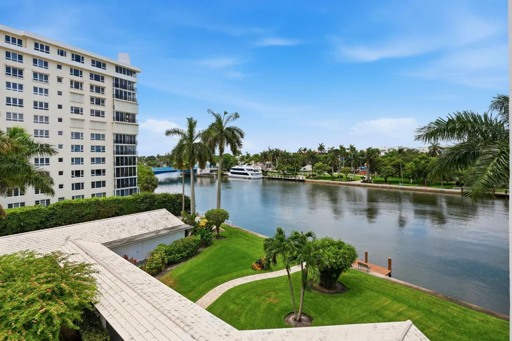 1000 Lowry Street #4F Delray Beach, FL 33483