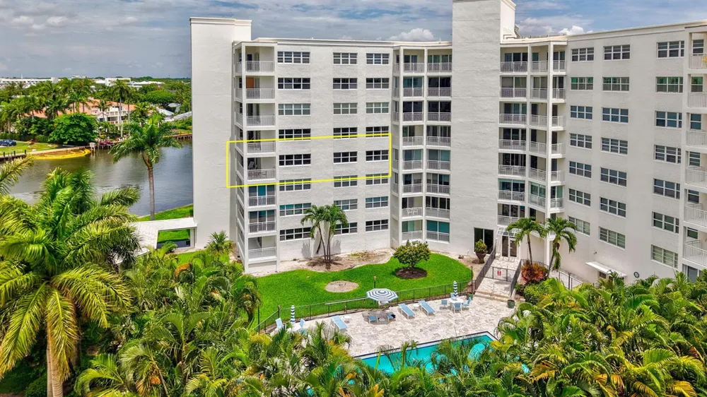 1000 Lowry Street #4F Delray Beach, FL 33483