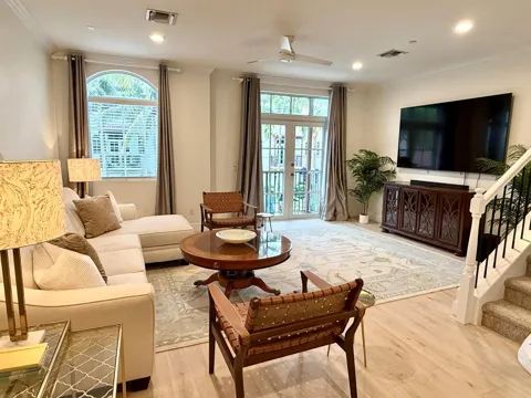 809 Estancia Way