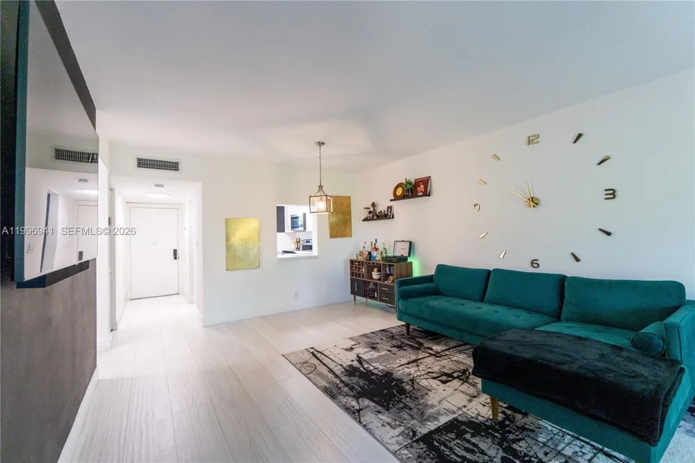 3900 NW 76th Avenue #212 Sunrise, FL 33351