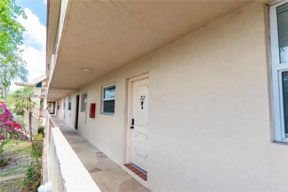 3900 NW 76th Avenue #212 Sunrise, FL 33351