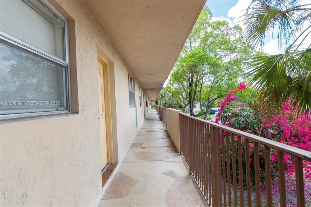3900 NW 76th Avenue #212 Sunrise, FL 33351