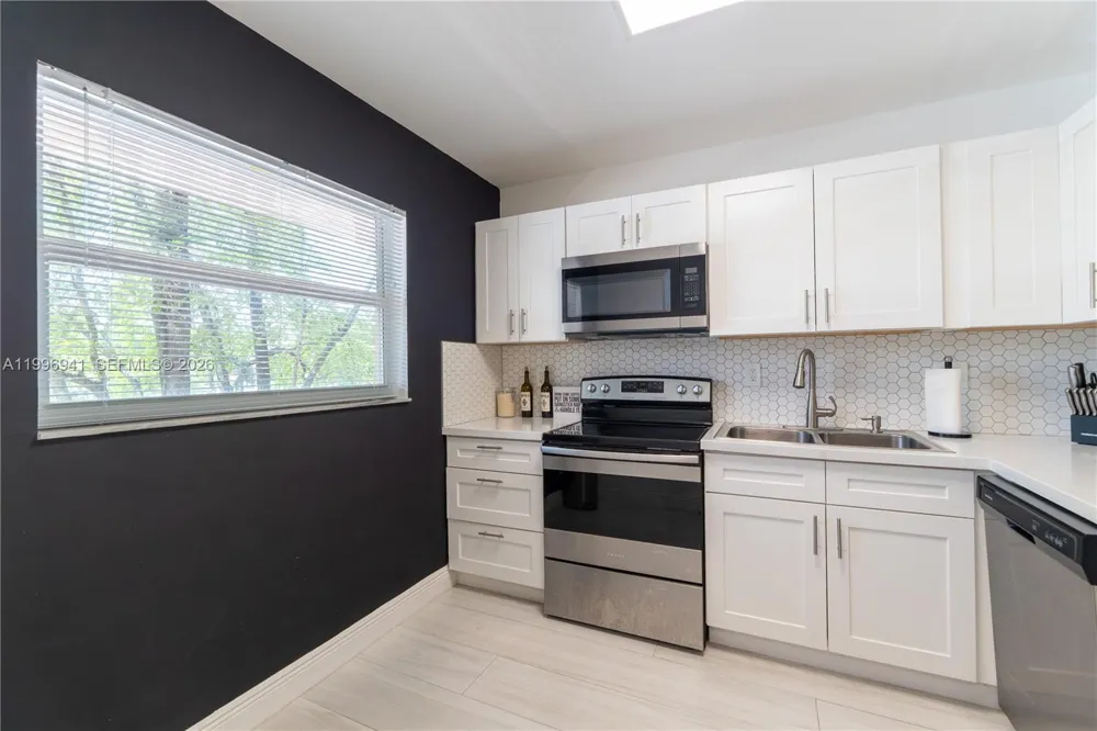 3900 NW 76th Avenue #212 Sunrise, FL 33351