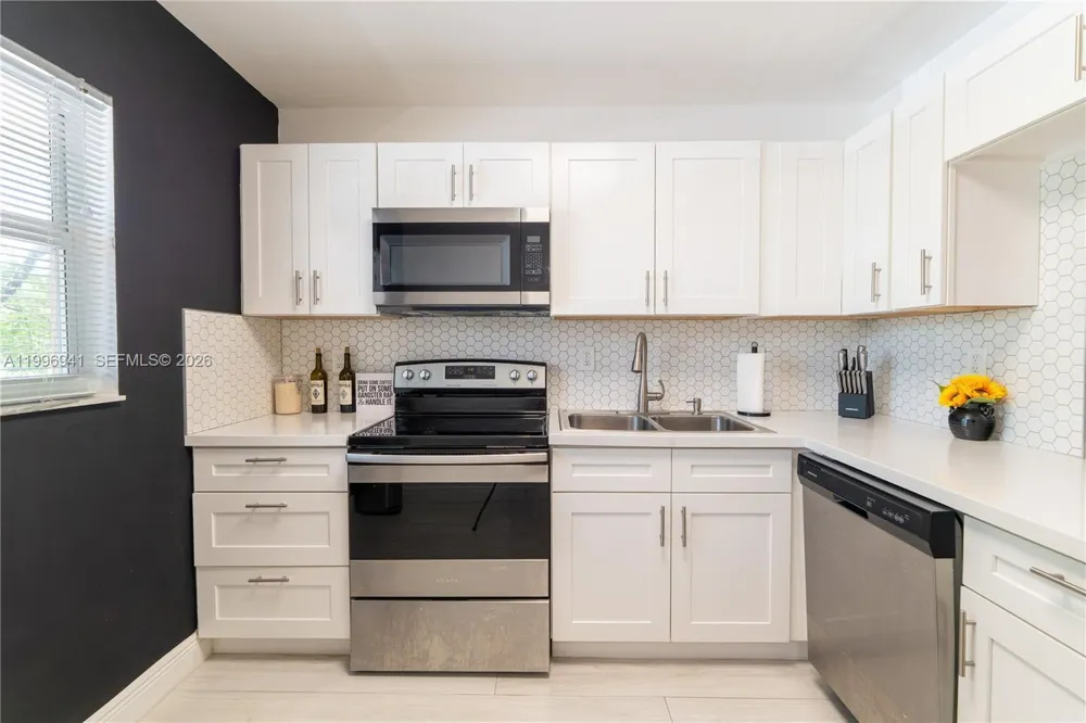 3900 NW 76th Avenue #212 Sunrise, FL 33351