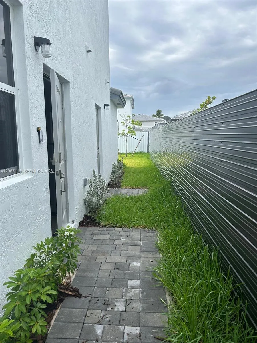 14806 SW 163rd St Miami, FL 33187