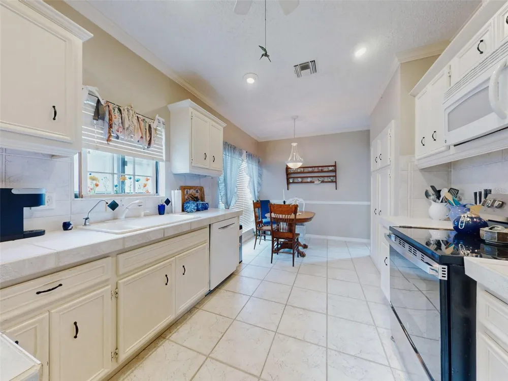 102 COUNTRY PLACE Sanford, FL 32771