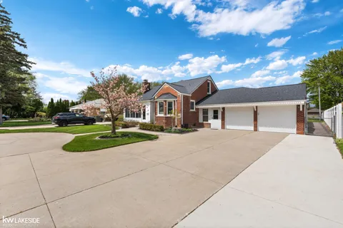 21215 E 11 Mile Road