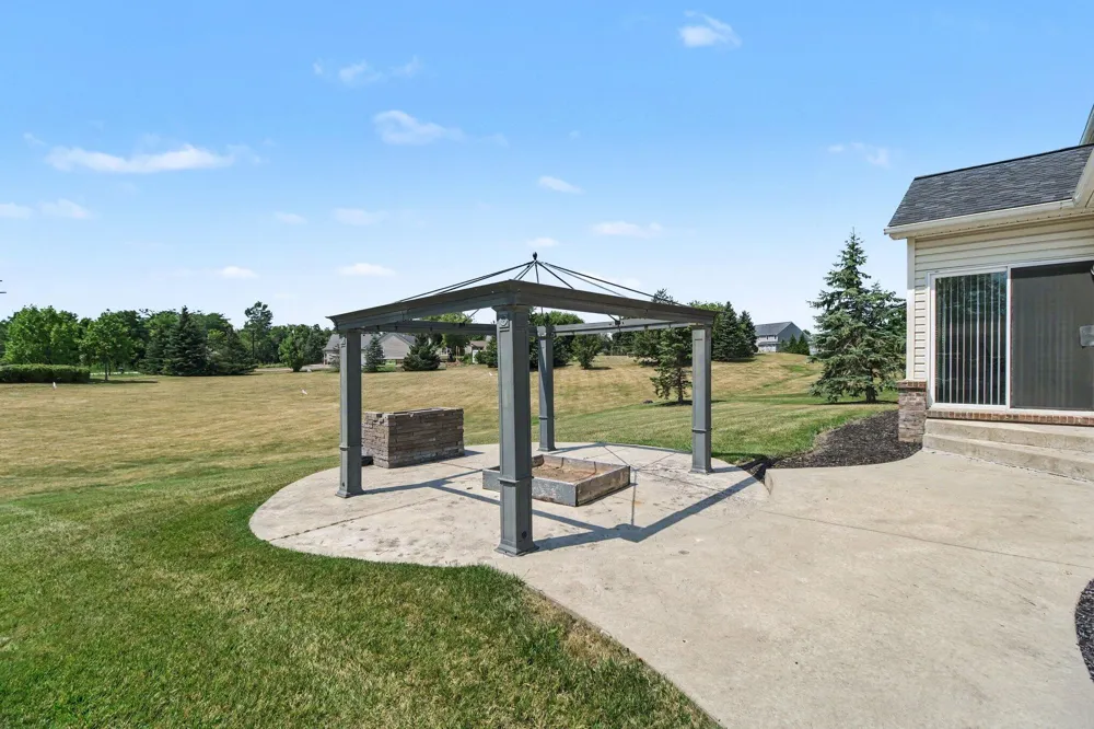 26123 Cornell Drive Lyon Charter Township, MI 48178