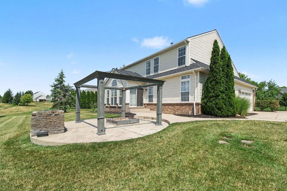26123 Cornell Drive Lyon Charter Township, MI 48178