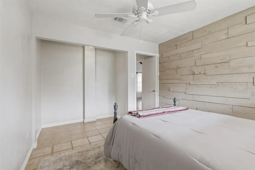 221 Oak Road Clear Lake Shores, TX 77565