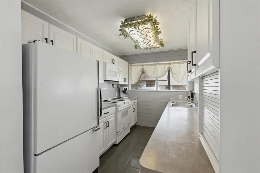 221 Oak Road Clear Lake Shores, TX 77565