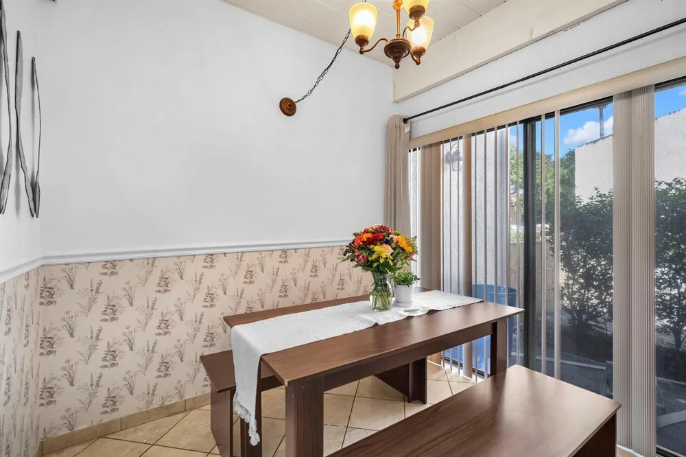 740 E Coco Plum Circle #3 Plantation, FL 33324