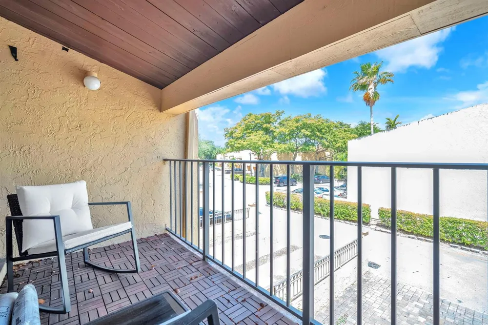 740 E Coco Plum Circle #3 Plantation, FL 33324