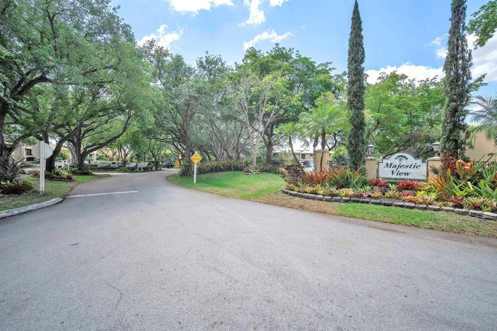 740 E Coco Plum Circle #3 Plantation, FL 33324