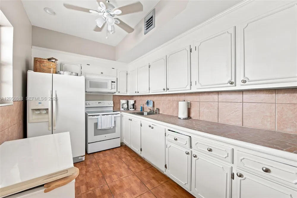 1025 SE 2nd Ave #406 Dania Beach, FL 33004