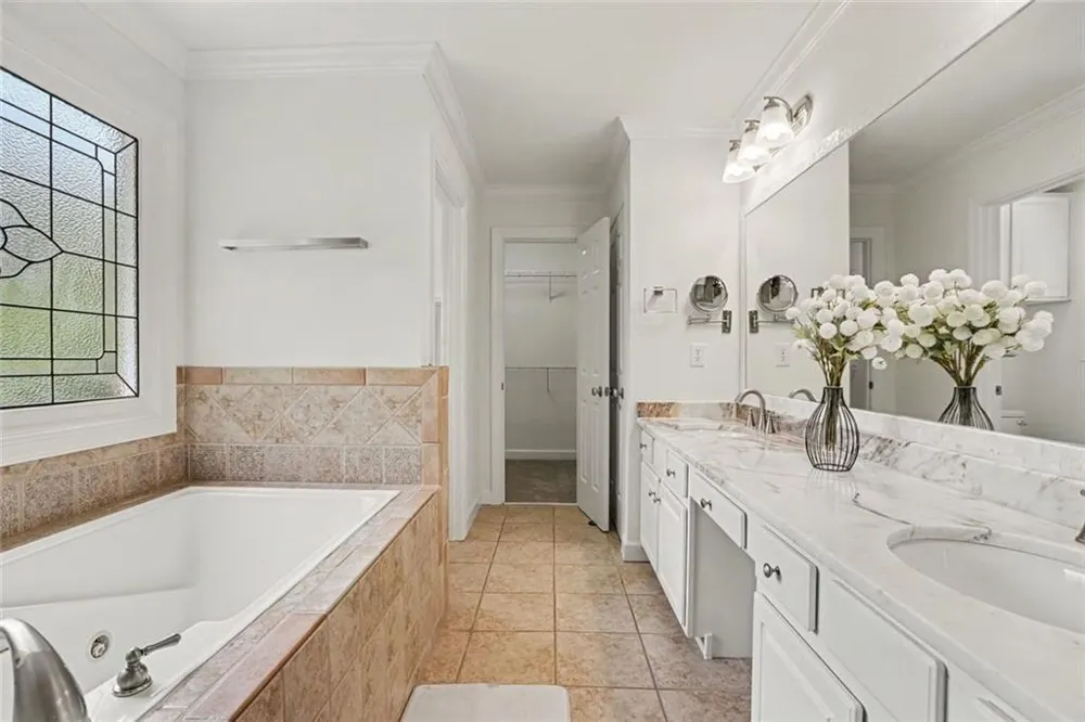 2335 Oakshire Court Decatur, GA 30033