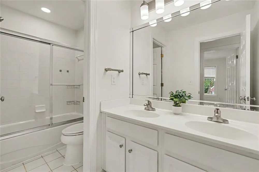2335 Oakshire Court Decatur, GA 30033