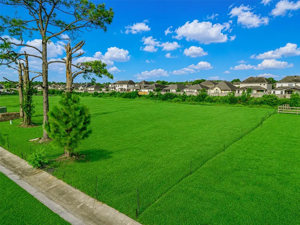 4116 Leslies Way Dickinson, TX 77539