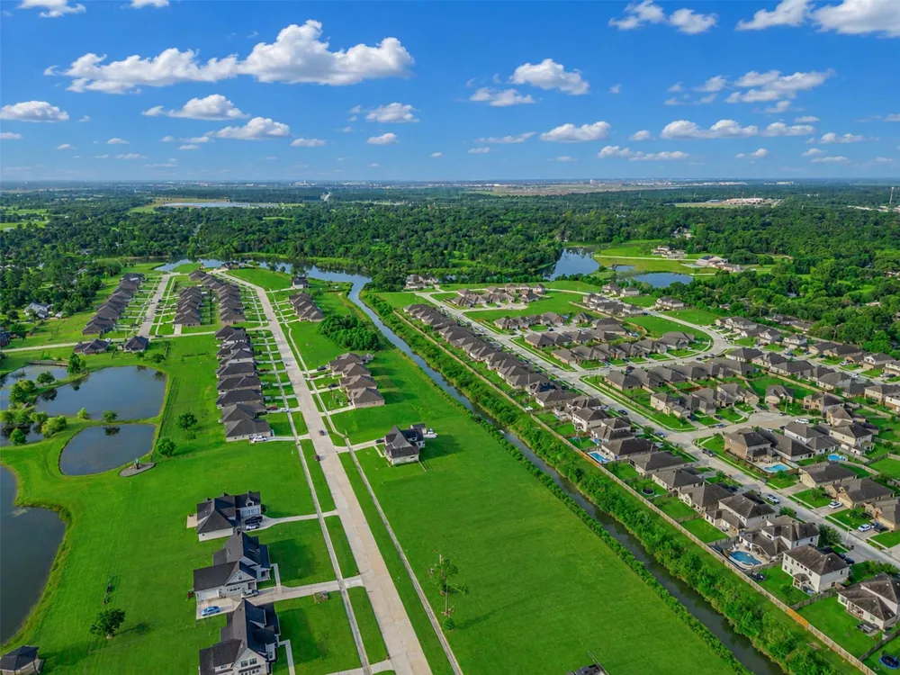 4116 Leslies Way Dickinson, TX 77539